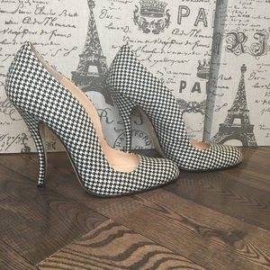**SOLD** Manolo Blahnik 38 (US 7.5/8) Houndstooth